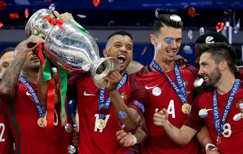 Nani cùng ĐT Bồ Đào Nha lên ngôi tại Euro 2016.